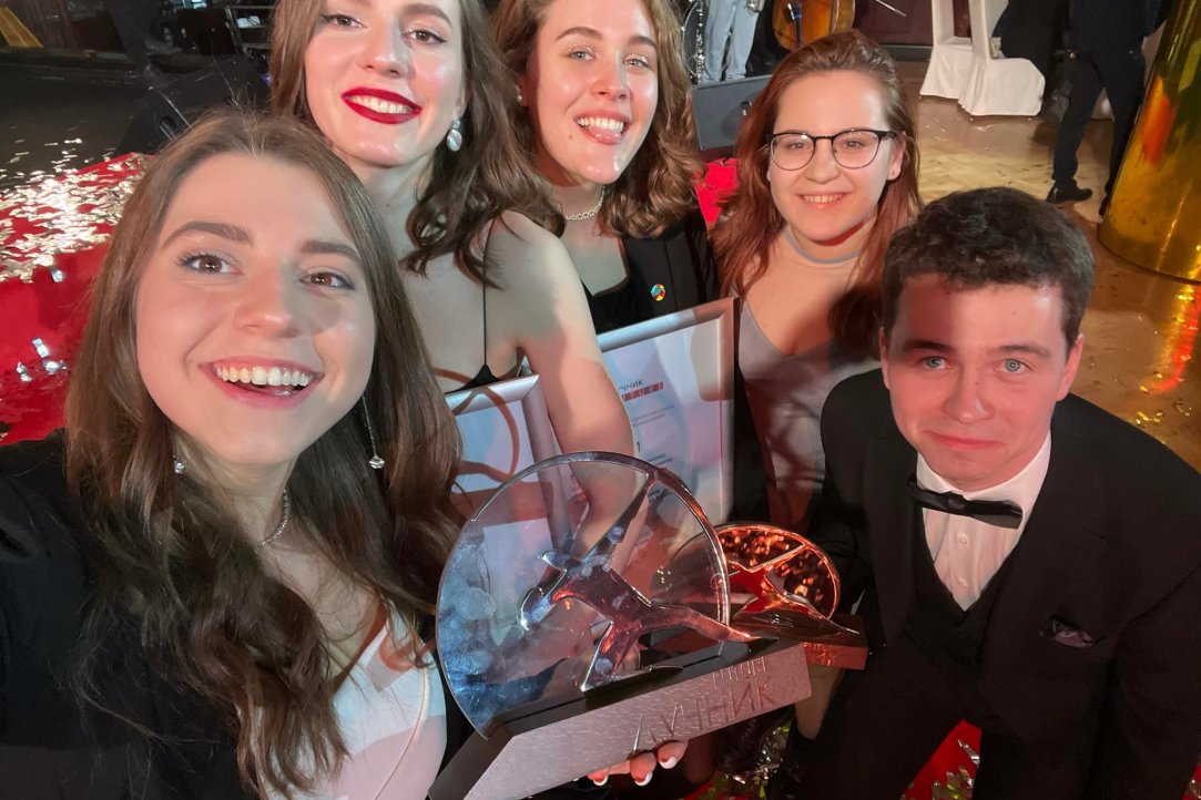 Студенты и выпускники INCOMMHSE стали победителями премии «Серебряный лучник»